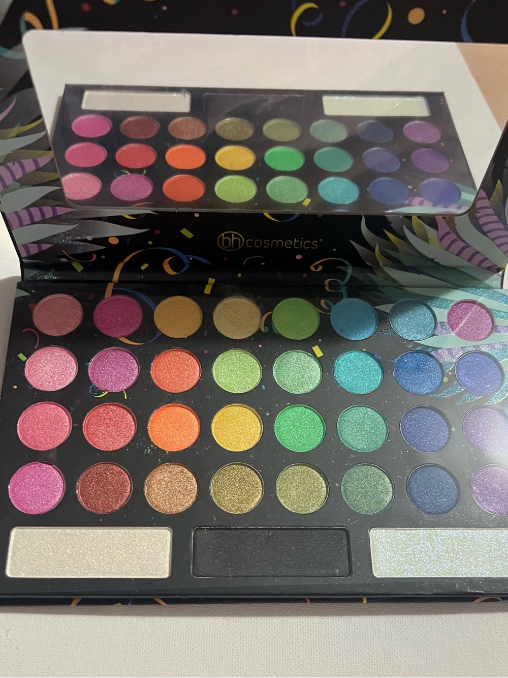 Take Me Back to Brazil Rio Edition Eyeshadow Palette - Multicolor - Picture 3 of 3
